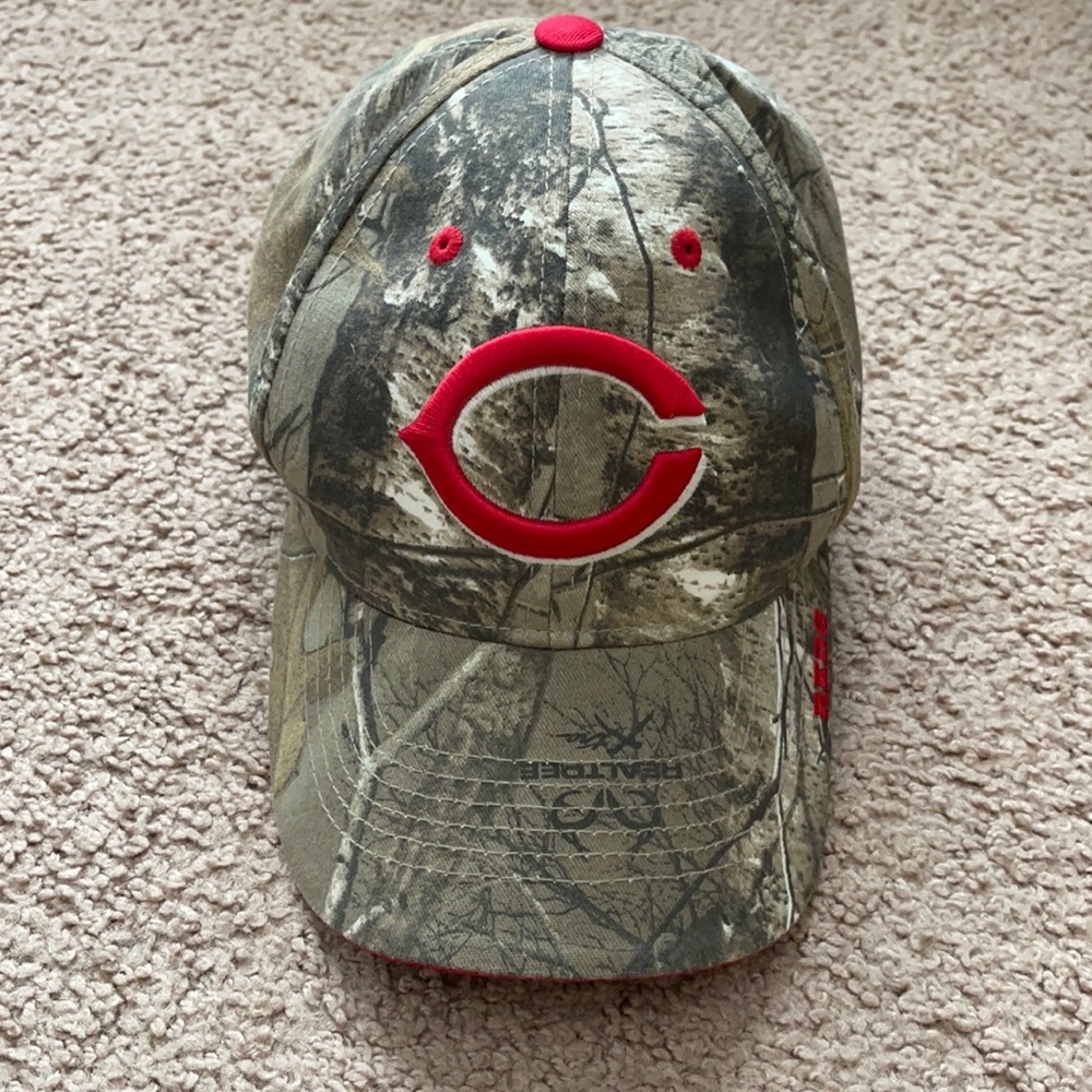 Realtree Cincinnati Reds camo Velcro back hat